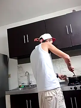 Snapshot of Latinos_2001 chatting on 25, 1, 2025 Latinos 2001 online show from 25, 1, 2025