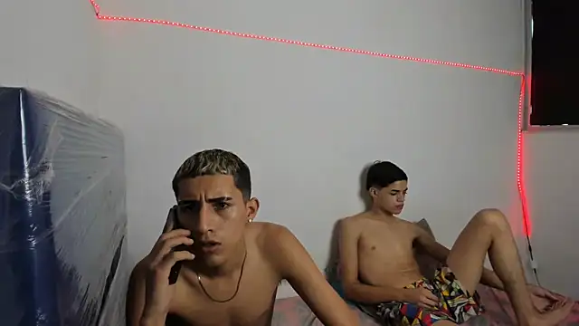 Snapshot of Latinos_2001 chatting on 26, 2, 2025 Latinos 2001 online show from 26, 2, 2025