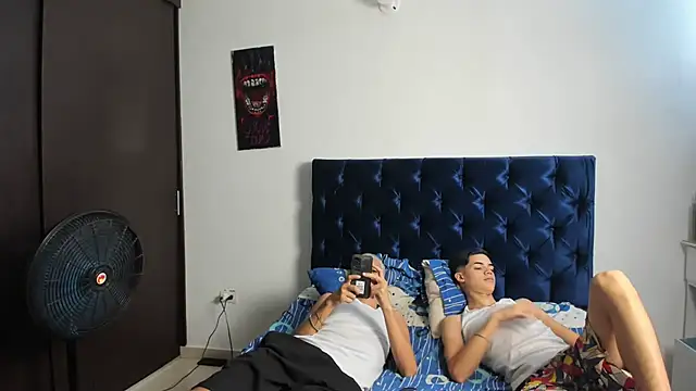 Snapshot of Latinos_2001 chatting on 5, 3, 2025 Latinos 2001 online show from 5, 3, 2025