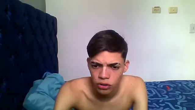 Latinos 2001 online show from 6, 5, 2026