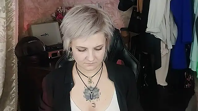 Snapshot of EvaBrownie chatting on 18, 2, 2025 EvaBrownie online show from 18, 2, 2025