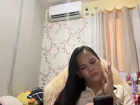 SophiaCourthaway online show from 8, 1, 2026