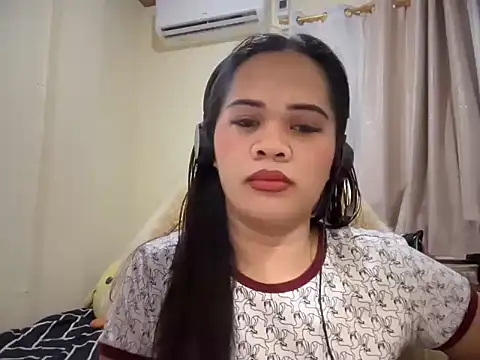 Snapshot of SophiaCourthaway chatting on 5, 6, 2026 SophiaCourthaway online show from 5, 6, 2026