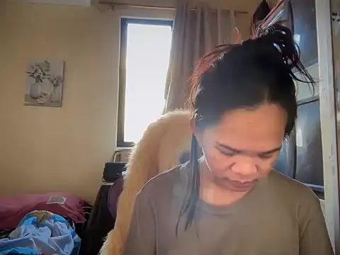 Snapshot of SophiaCourthaway chatting on 7, 6, 2026 SophiaCourthaway online show from 7, 6, 2026