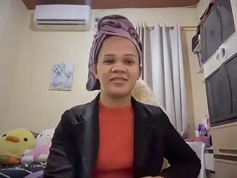 Snapshot of SophiaCourthaway chatting on 4, 7, 2026 SophiaCourthaway online show from 4, 7, 2026