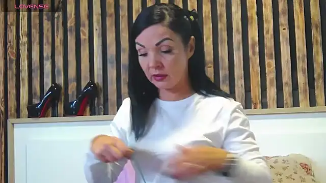 Tory Lovi online show from 15, 10, 2025