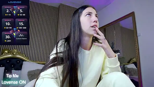 Snapshot of KeylaBlair chatting on 8, 3, 2025 KeylaBlair online show from 8, 3, 2025