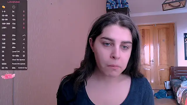 Snapshot of _Roselina_ chatting on 1, 2, 2025 Roselina online show from 1, 2, 2025