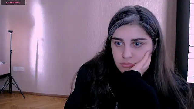 Snapshot of _Roselina_ chatting on 1, 10, 2025 Roselina online show from 1, 10, 2025