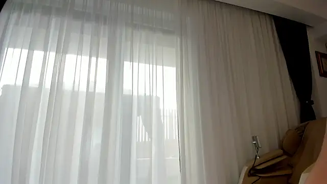 Snapshot of Saradiamond1 chatting on 6, 11, 2025 Saradiamond1 online show from 6, 11, 2025