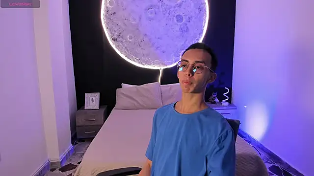 EthaanCox online show from 25, 1, 2025