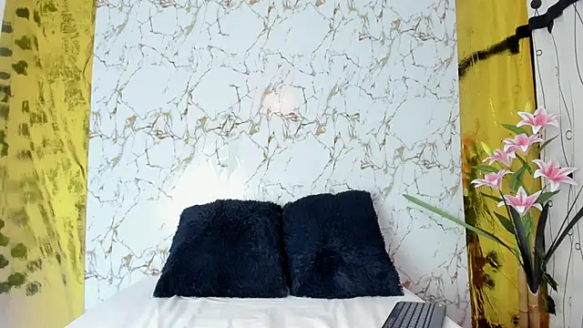 Christal Golden online show from 4, 10, 2025