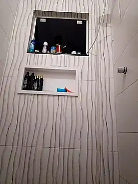 Santanacumxplod online show from 5, 3, 2025