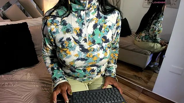 raquell moore online show from 11, 10, 2025