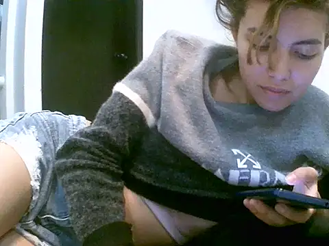 Snapshot of VittoriaTaylor chatting on 16, 12, 2025 VittoriaTaylor online show from 16, 12, 2025