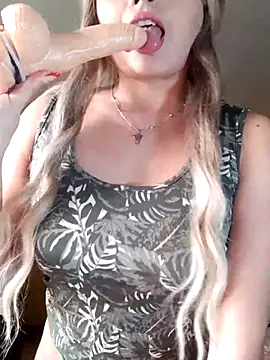 Snapshot of monicavictoria1301 chatting on 16, 11, 2025 monicavictoria1301 online show from 16, 11, 2025