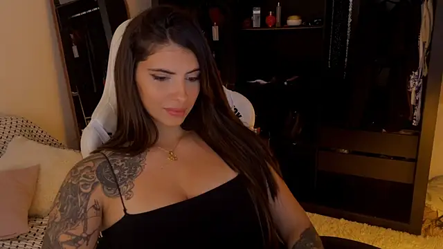 Snapshot of Amiradaher chatting on 25, 10, 2025 Amiradaher online show from 25, 10, 2025