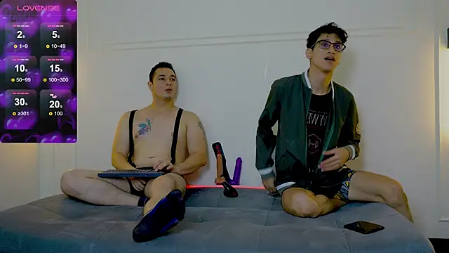 Snapshot of Cum_hunters chatting on 5, 2, 2025 Cum hunters online show from 5, 2, 2025