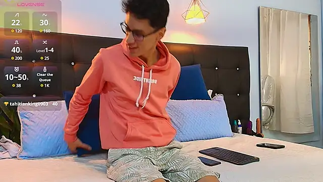 Snapshot of Cum_hunters chatting on 11, 3, 2025 Cum hunters online show from 11, 3, 2025