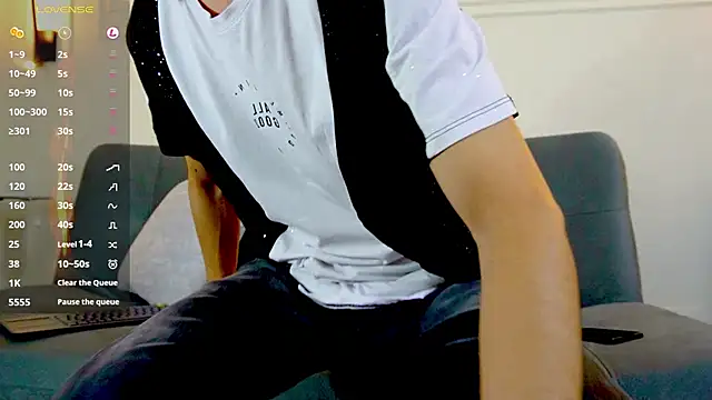 Snapshot of Cum_hunters chatting on 19, 3, 2025 Cum hunters online show from 19, 3, 2025