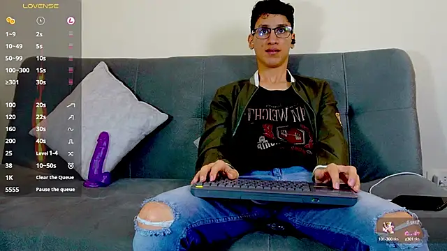 Snapshot of Cum_hunters chatting on 22, 3, 2025 Cum hunters online show from 22, 3, 2025