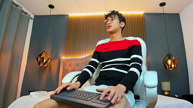 Snapshot of Cum_hunters chatting on 17, 9, 2025 Cum hunters online show from 17, 9, 2025