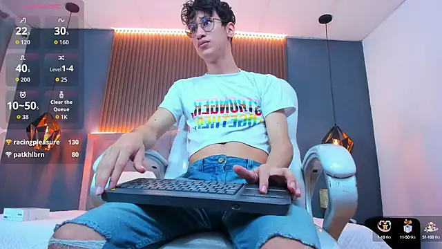 Snapshot of Cum_hunters chatting on 19, 9, 2025 Cum hunters online show from 19, 9, 2025