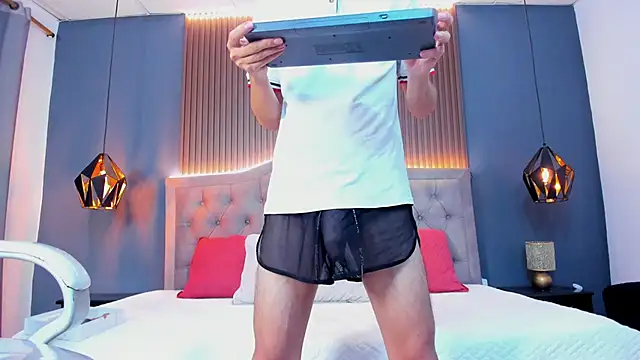 Snapshot of Cum_hunters chatting on 23, 9, 2025 Cum hunters online show from 23, 9, 2025