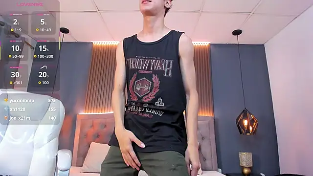 Snapshot of Cum_hunters chatting on 26, 9, 2025 Cum hunters online show from 26, 9, 2025