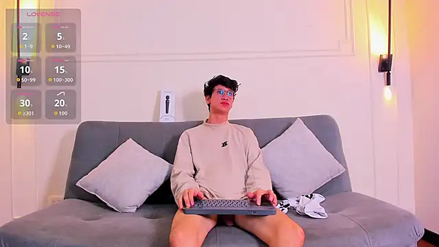 Snapshot of Cum_hunters chatting on 14, 10, 2025 Cum hunters online show from 14, 10, 2025