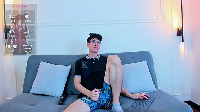 Snapshot of Cum_hunters chatting on 17, 10, 2025 Cum hunters online show from 17, 10, 2025