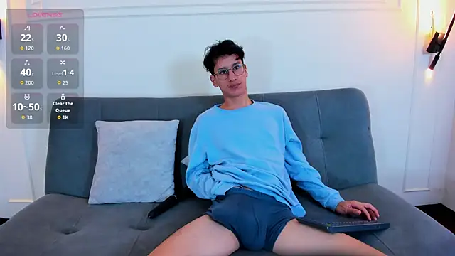 Snapshot of Cum_hunters chatting on 30, 10, 2025 Cum hunters online show from 30, 10, 2025