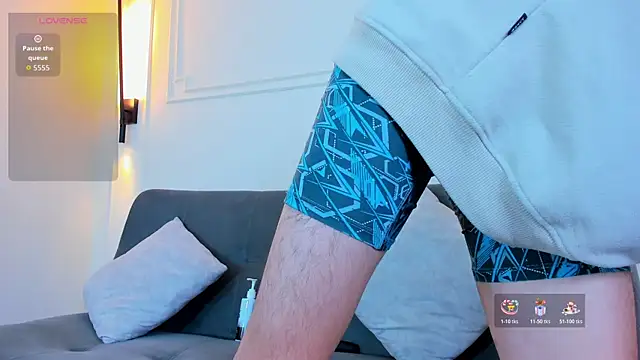 Snapshot of Cum_hunters chatting on 5, 11, 2025 Cum hunters online show from 5, 11, 2025