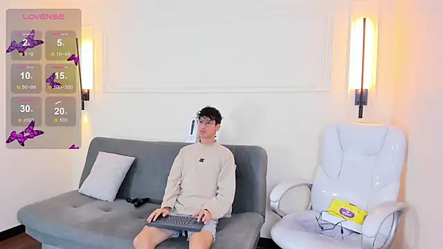 Snapshot of Cum_hunters chatting on 20, 11, 2025 Cum hunters online show from 20, 11, 2025