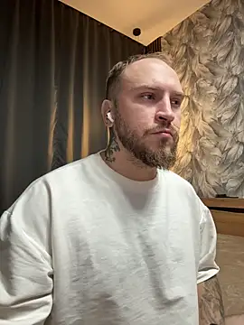 Snapshot of _XxX-XxX_ chatting on 5, 11, 2025 XxX-XxX online show from 5, 11, 2025