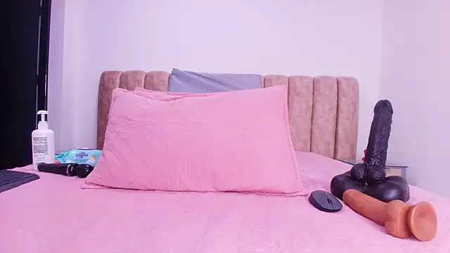 Auroraa miller online show from 27, 11, 2025