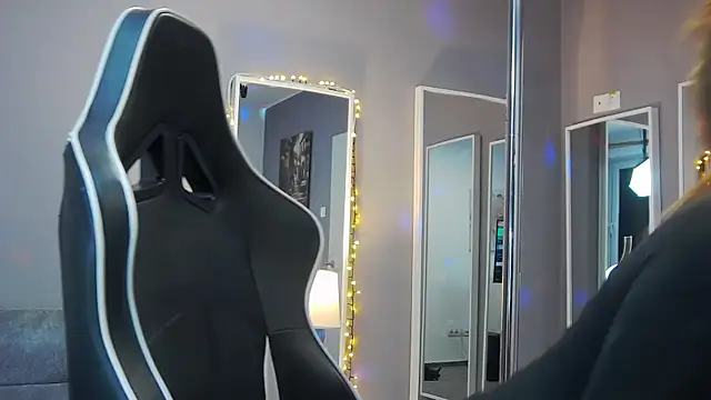 Snapshot of Eva_Lovvia_ chatting on 23, 1, 2025 Eva Lovvia online show from 23, 1, 2025