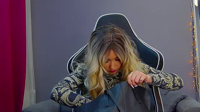 Snapshot of Eva_Lovvia_ chatting on 24, 2, 2025 Eva Lovvia online show from 24, 2, 2025