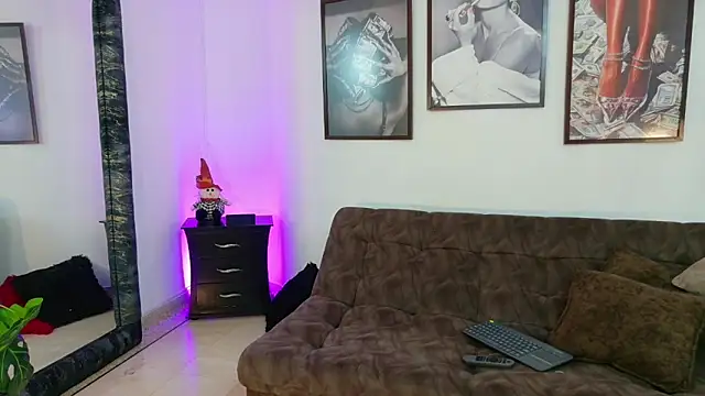 loretahorny online show from 26, 11, 2025