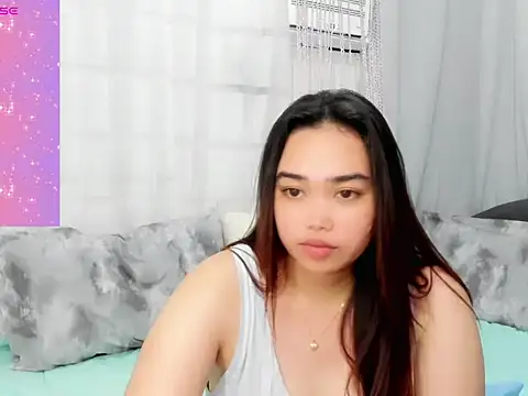 Snapshot of Love_Maybe chatting on 5, 5, 2026 Love Maybe online show from 5, 5, 2026