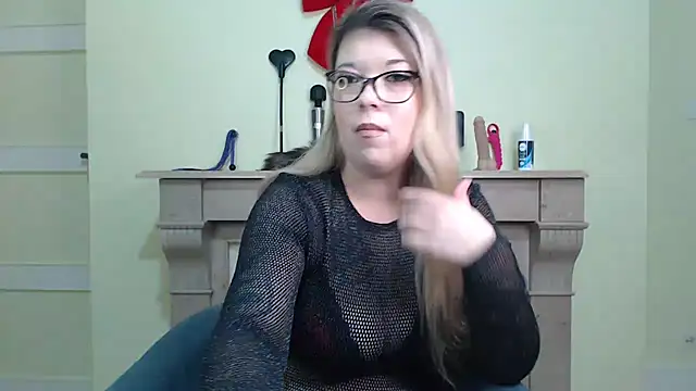 Snapshot of kamilalova chatting on 1, 4, 2026 kamilalova online show from 1, 4, 2026