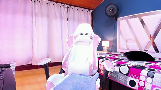 Snapshot of Alondra_Cutie chatting on 12, 2, 2025 Alondra Cutie online show from 12, 2, 2025