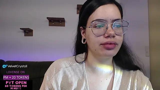 crystalll room online show from 8, 11, 2025