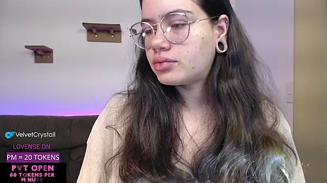 crystalll room online show from 12, 11, 2025