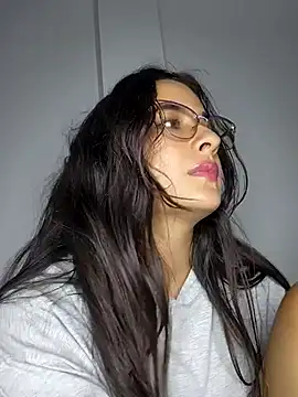 Snapshot of baaby-miiaa chatting on 8, 3, 2025 baaby-miiaa online show from 8, 3, 2025