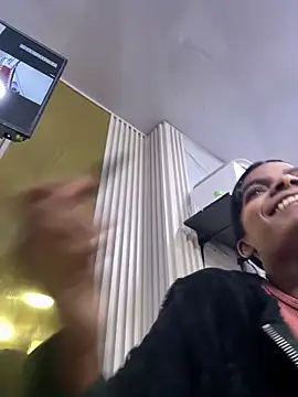 BriannaRoses online show from 8, 4, 2026