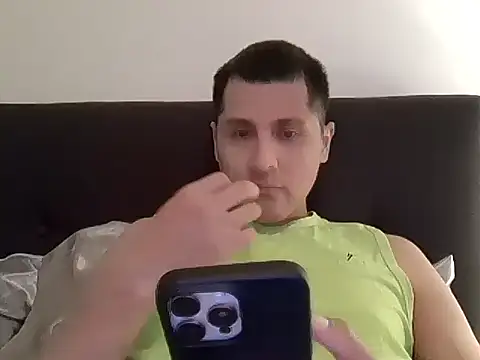 Snapshot of PerroDemonioHot chatting on 6, 4, 2026 PerroDemonioHot online show from 6, 4, 2026