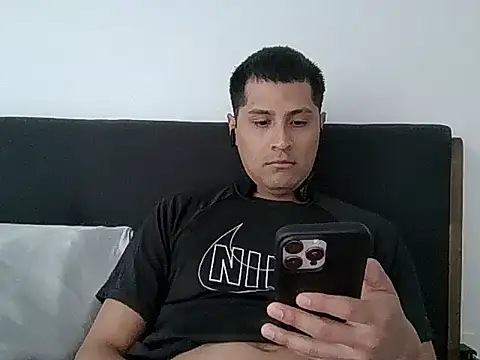 Snapshot of PerroDemonioHot chatting on 12, 4, 2026 PerroDemonioHot online show from 12, 4, 2026