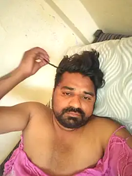 Snapshot of Raziv_komal143 chatting on 8, 3, 2025 Raziv komal143 online show from 8, 3, 2025