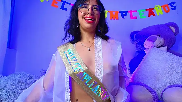 Snapshot of MiaFlamesxxx chatting on 24, 11, 2025 MiaFlamesxxx online show from 24, 11, 2025